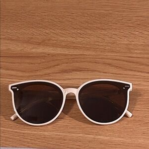 Stylish Oversized Sunglasses | Cream Frame Brown Lens
